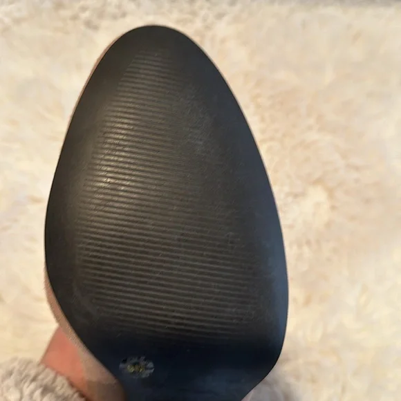 Gianni Bini ankle boots. Suede and leather. Size 9. Never worn. - Picture 9 of 10